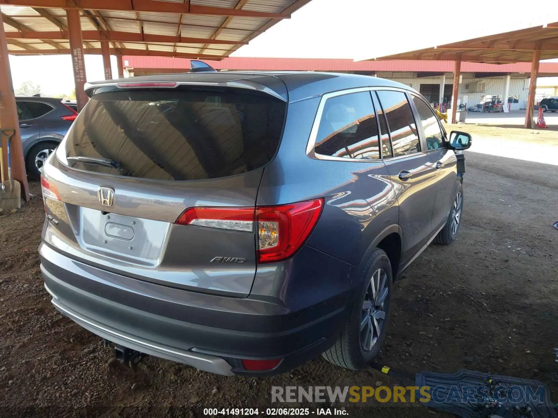 4 Photograph of a damaged car 5FNYF6H56KB099156 HONDA PILOT 2019