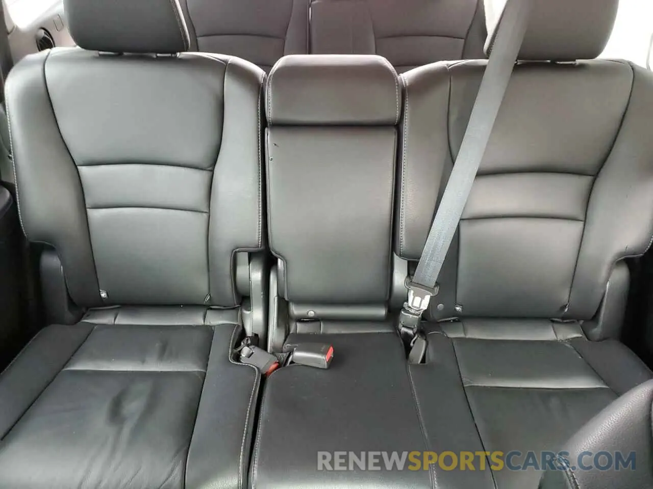 10 Photograph of a damaged car 5FNYF6H57KB022120 HONDA PILOT 2019