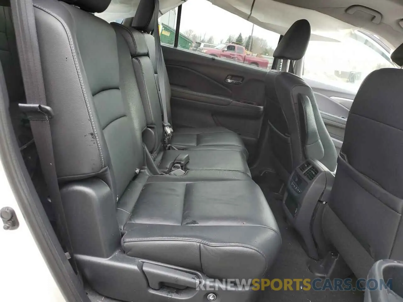 12 Photograph of a damaged car 5FNYF6H57KB022120 HONDA PILOT 2019
