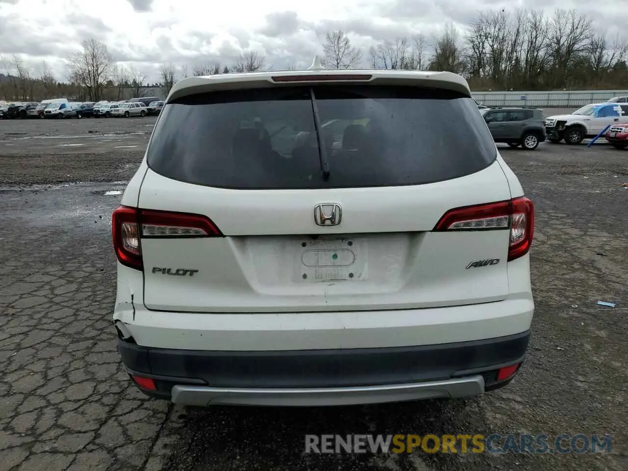 6 Photograph of a damaged car 5FNYF6H57KB022120 HONDA PILOT 2019