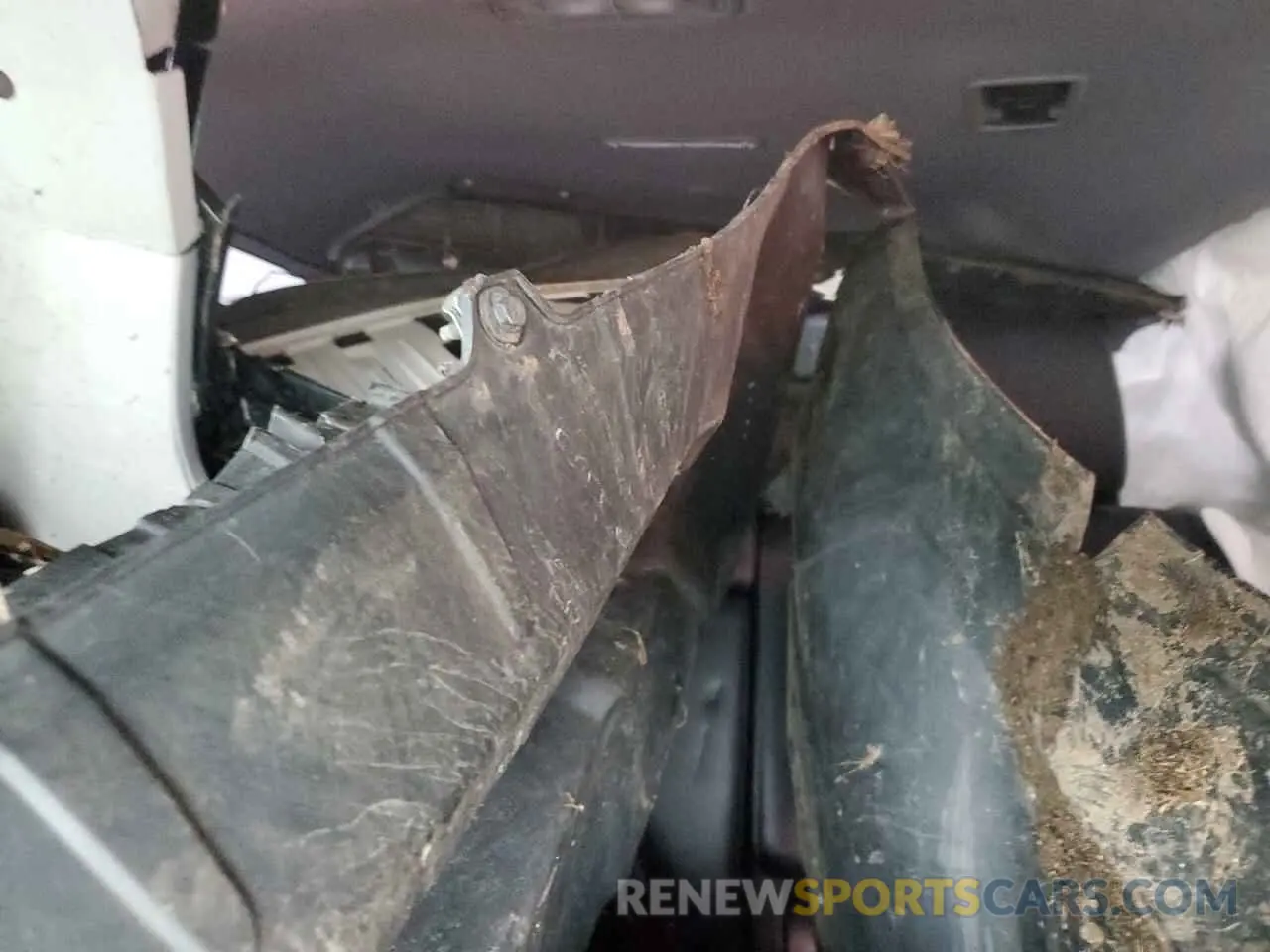 10 Photograph of a damaged car 5FNYF6H57KB045915 HONDA PILOT 2019