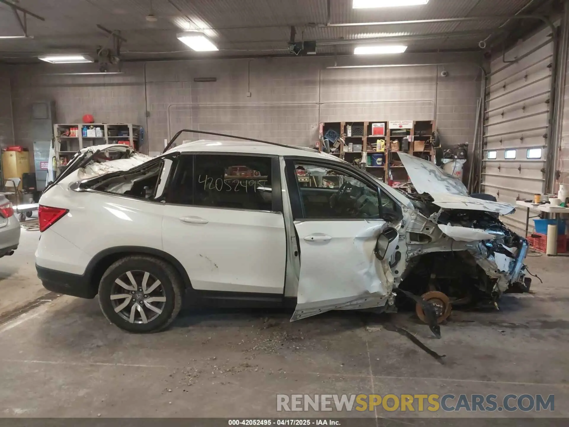 13 Photograph of a damaged car 5FNYF6H57KB050130 HONDA PILOT 2019