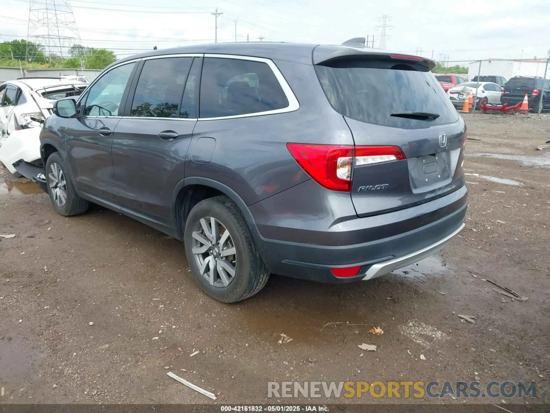 3 Photograph of a damaged car 5FNYF6H57KB053786 HONDA PILOT 2019