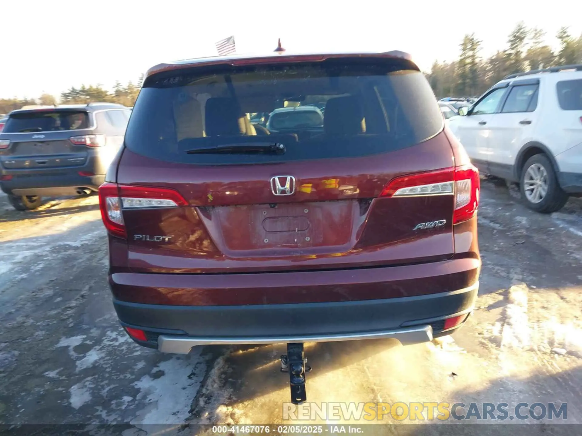 17 Photograph of a damaged car 5FNYF6H58KB051447 HONDA PILOT 2019