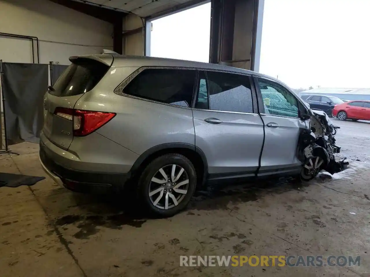 3 Photograph of a damaged car 5FNYF6H58KB094458 HONDA PILOT 2019