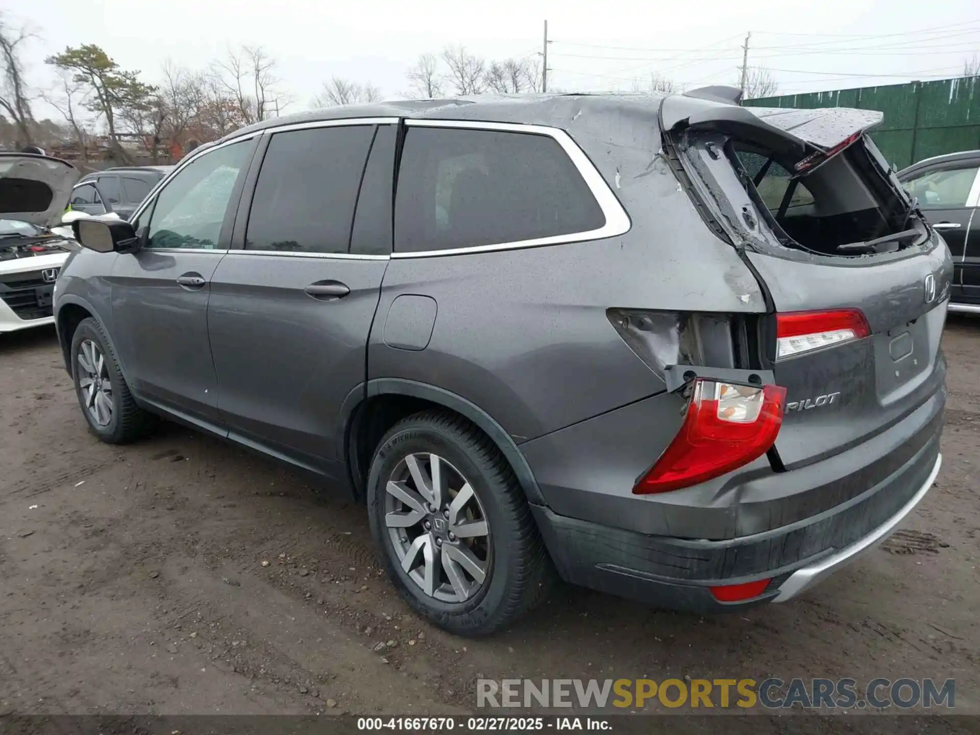 3 Photograph of a damaged car 5FNYF6H59KB059914 HONDA PILOT 2019