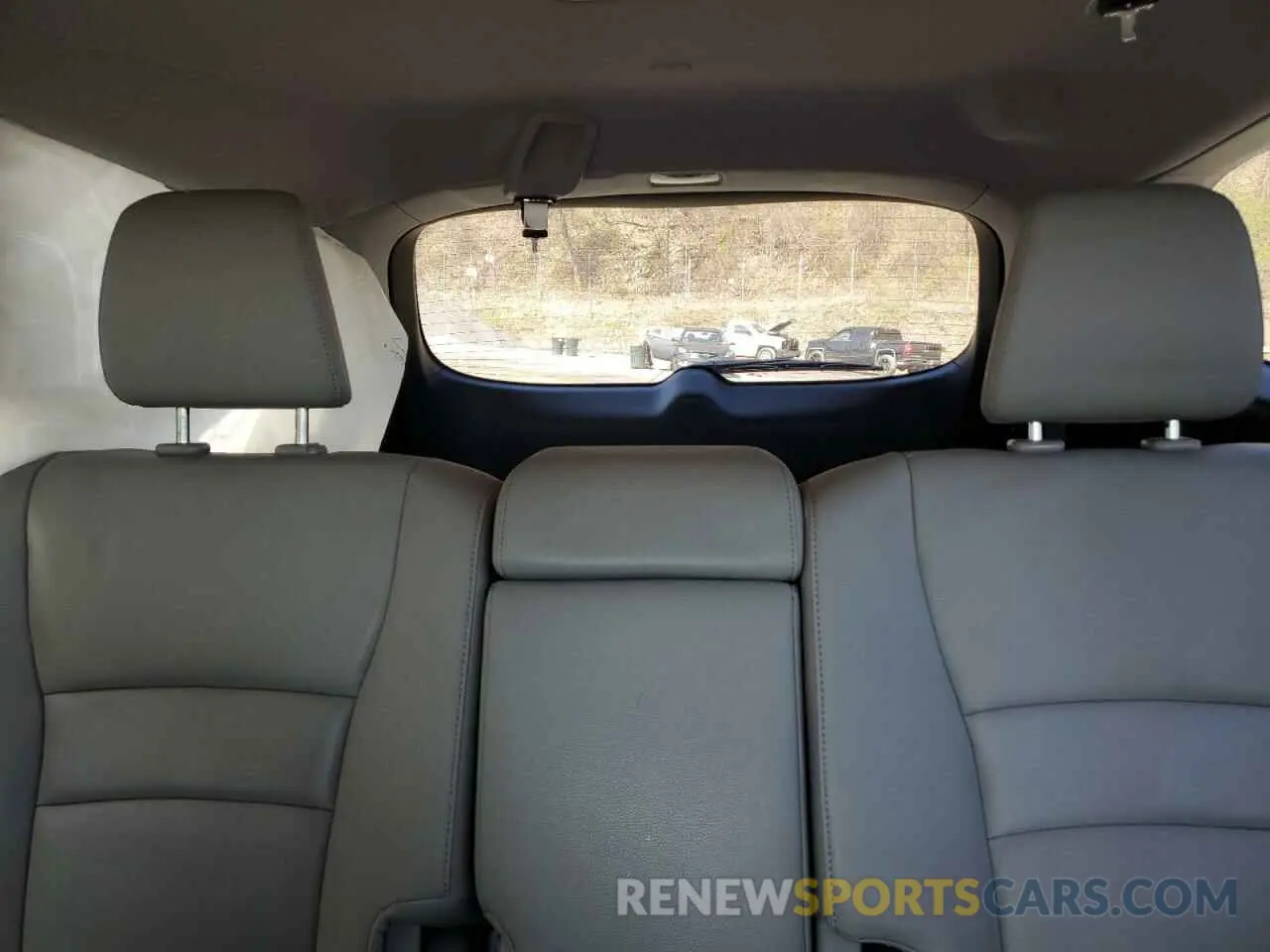 10 Photograph of a damaged car 5FNYF6H59KB083579 HONDA PILOT 2019