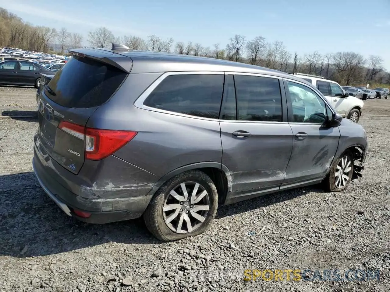 3 Photograph of a damaged car 5FNYF6H59KB083579 HONDA PILOT 2019