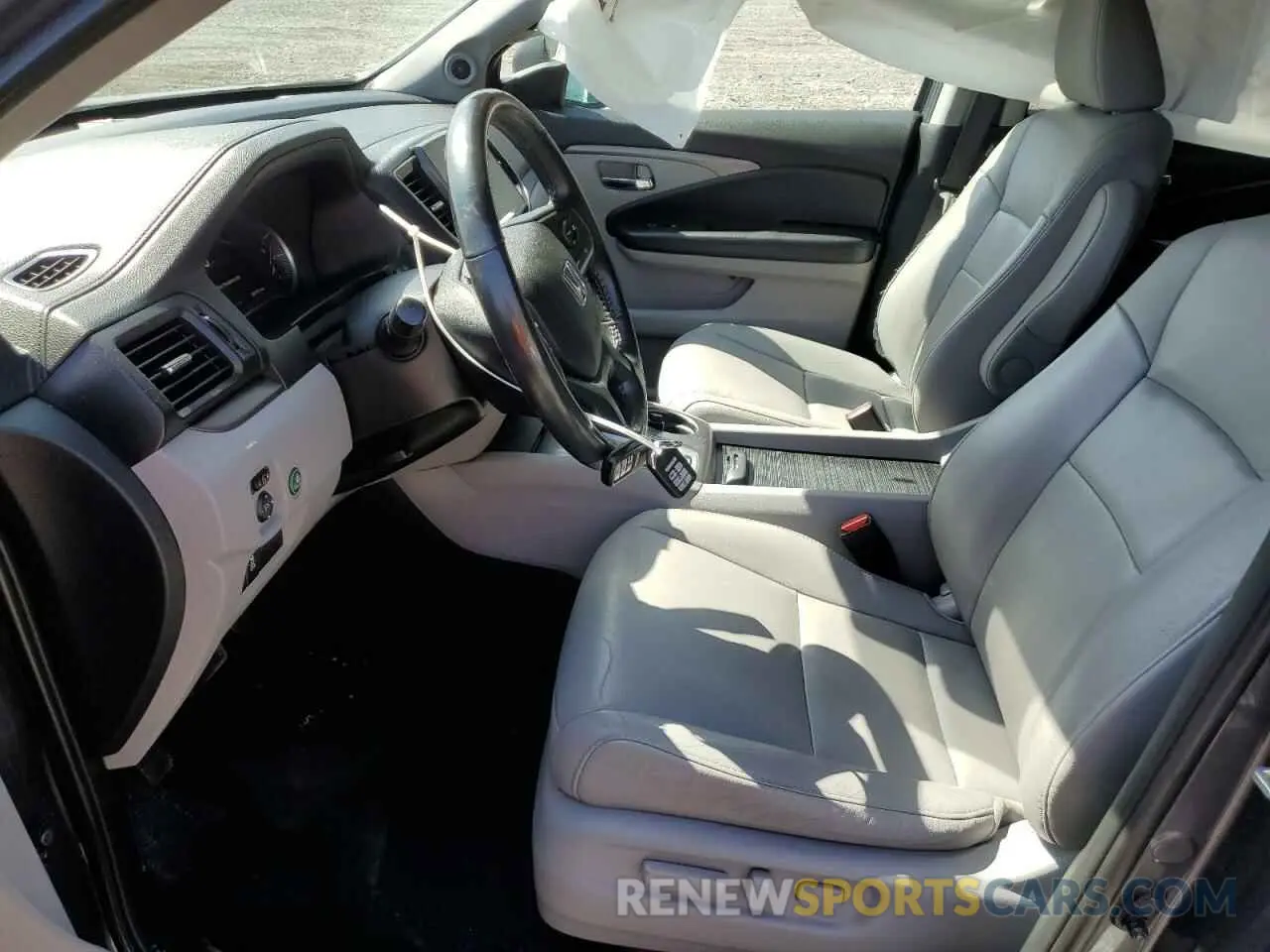 7 Photograph of a damaged car 5FNYF6H59KB083579 HONDA PILOT 2019