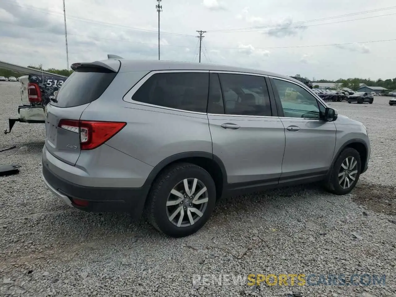 3 Photograph of a damaged car 5FNYF6H59KB099619 HONDA PILOT 2019