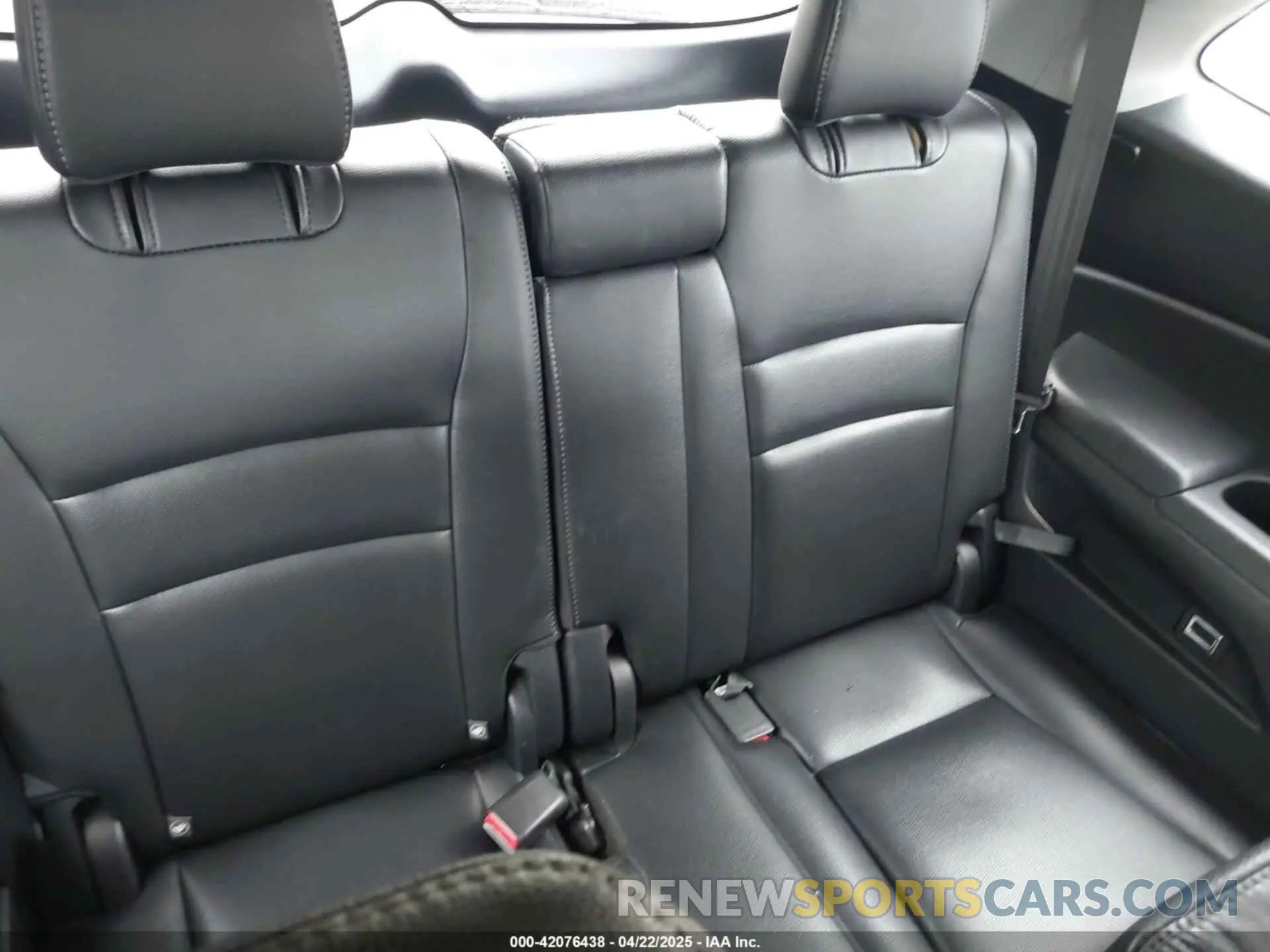 18 Photograph of a damaged car 5FNYF6H5XKB011208 HONDA PILOT 2019