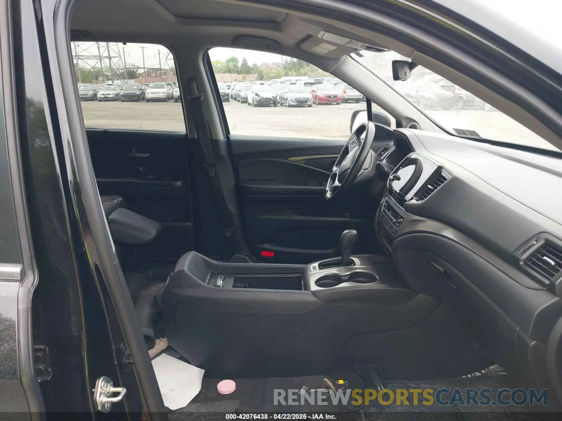 5 Photograph of a damaged car 5FNYF6H5XKB011208 HONDA PILOT 2019