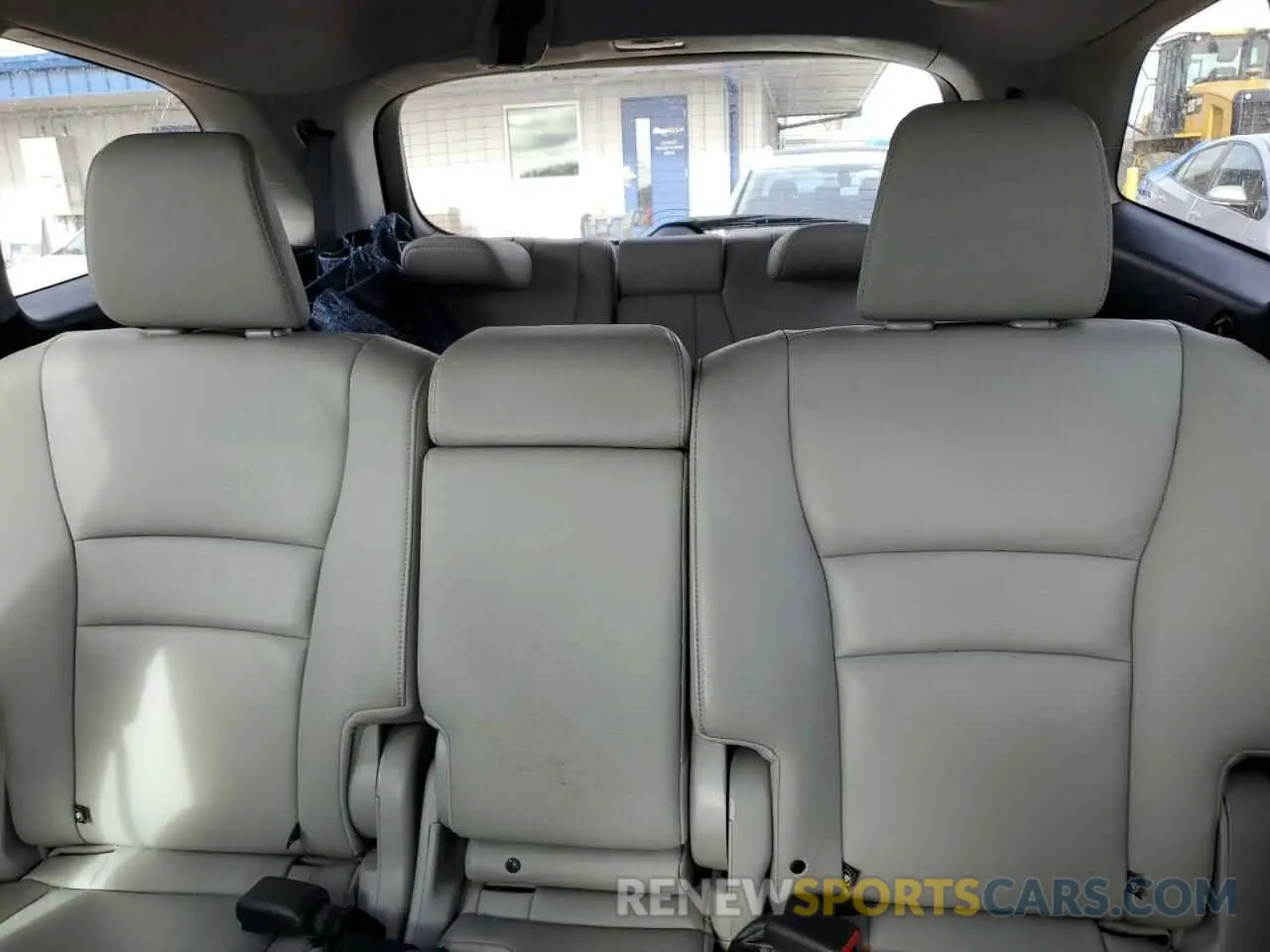 10 Photograph of a damaged car 5FNYF6H5XKB044662 HONDA PILOT 2019