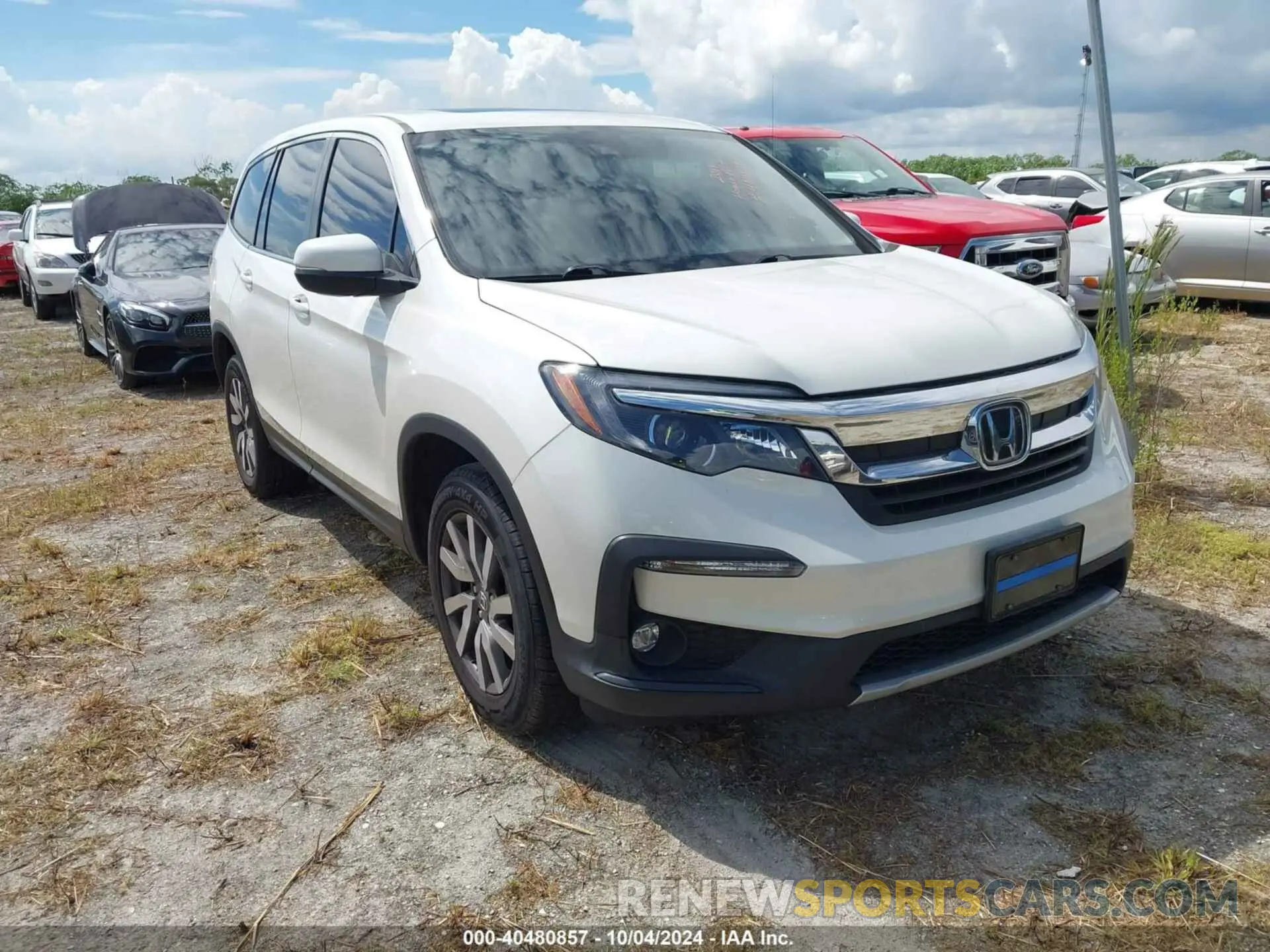 1 Photograph of a damaged car 5FNYF6H5XKB064328 HONDA PILOT 2019