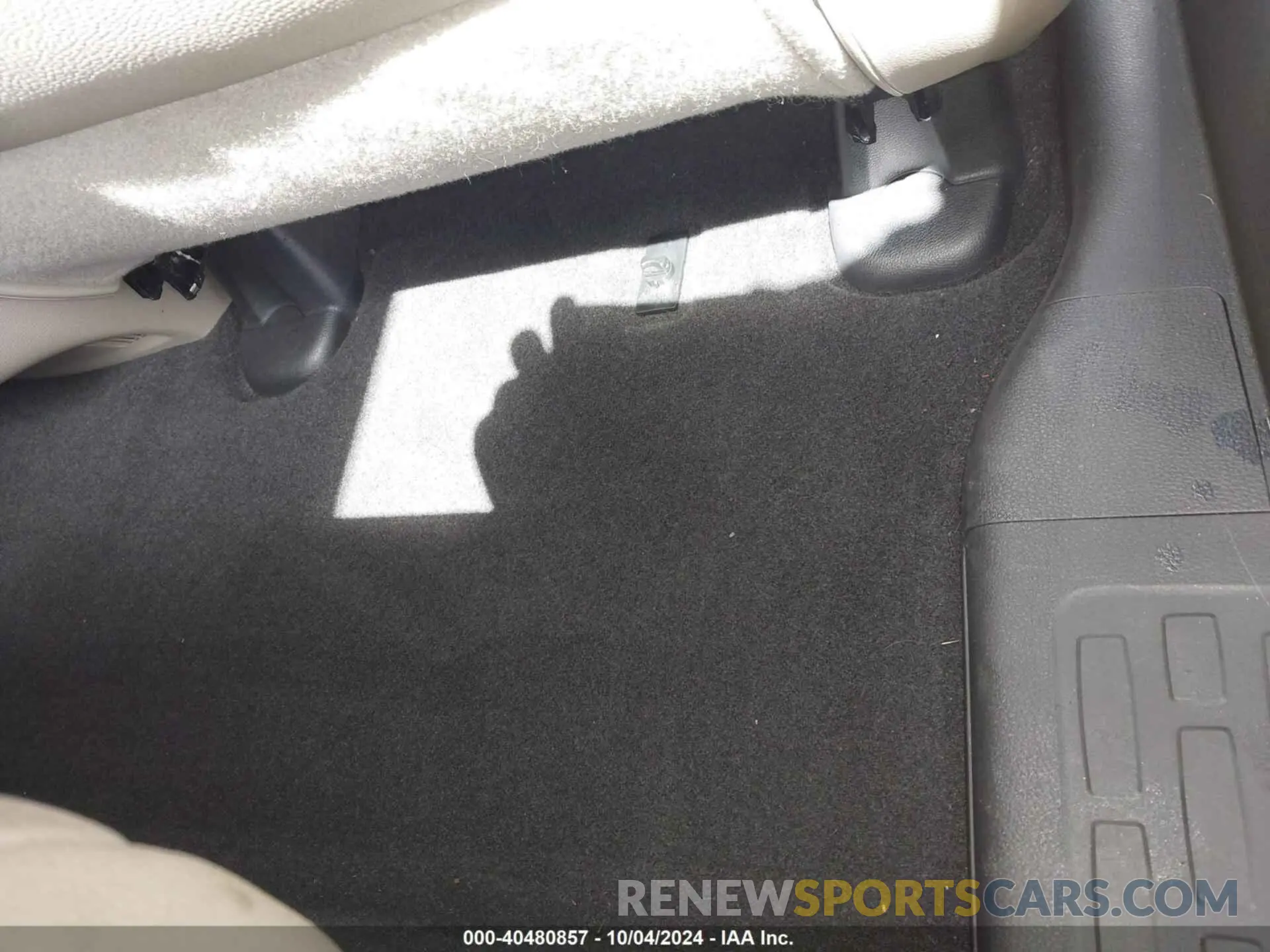 8 Photograph of a damaged car 5FNYF6H5XKB064328 HONDA PILOT 2019