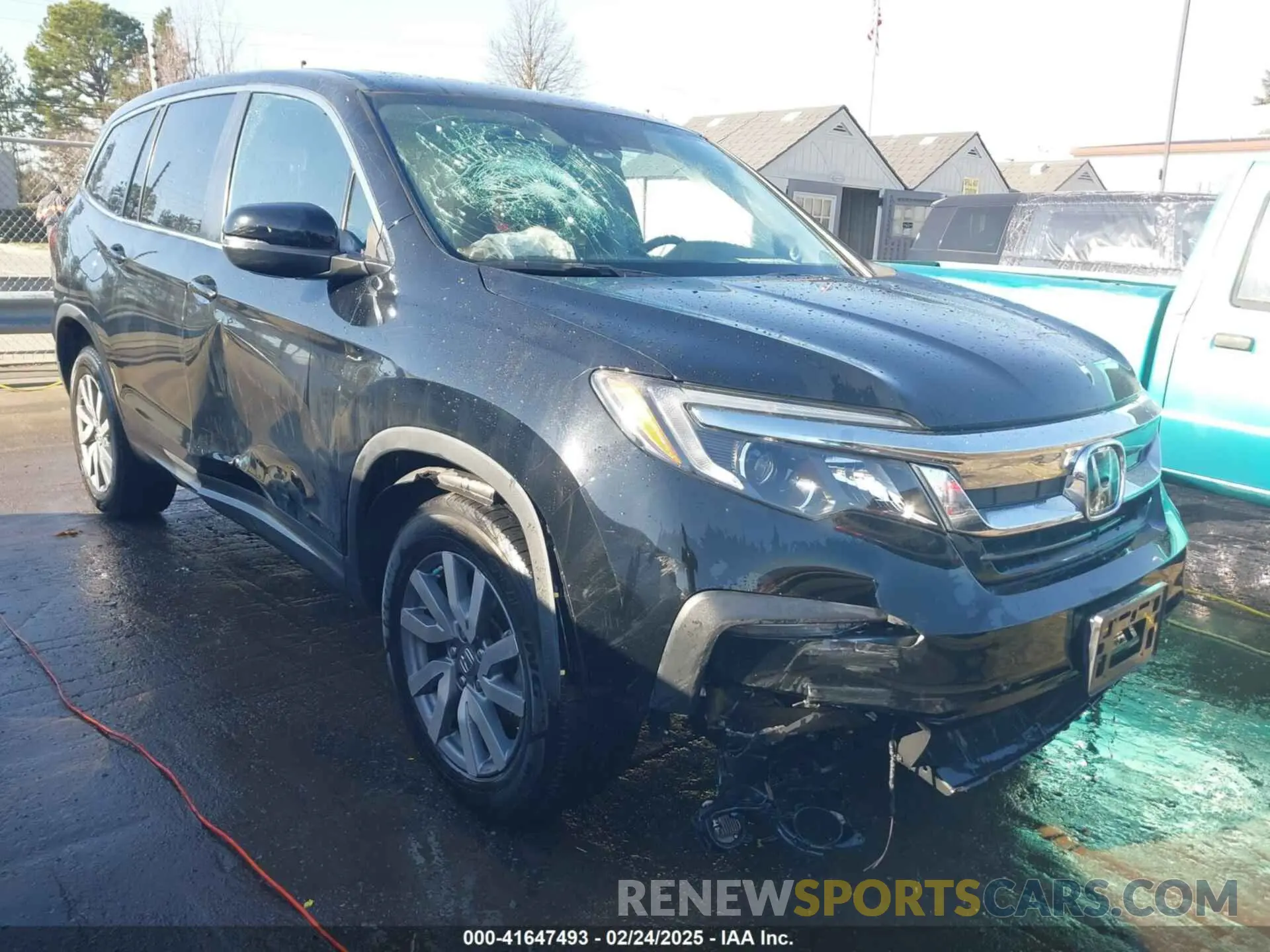 1 Photograph of a damaged car 5FNYF6H5XKB064815 HONDA PILOT 2019