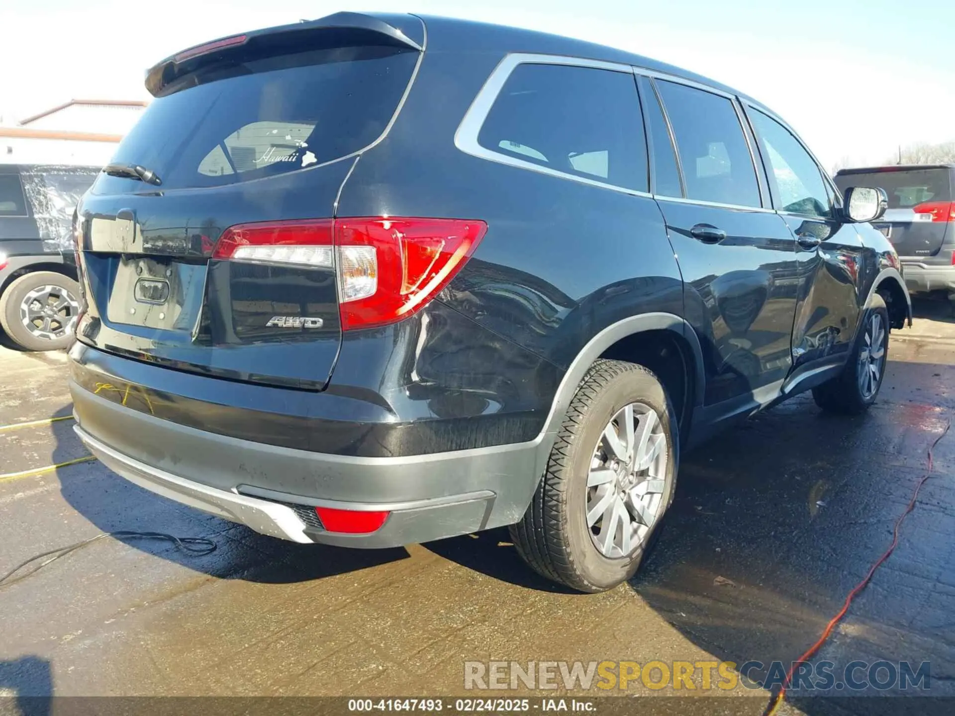 4 Photograph of a damaged car 5FNYF6H5XKB064815 HONDA PILOT 2019