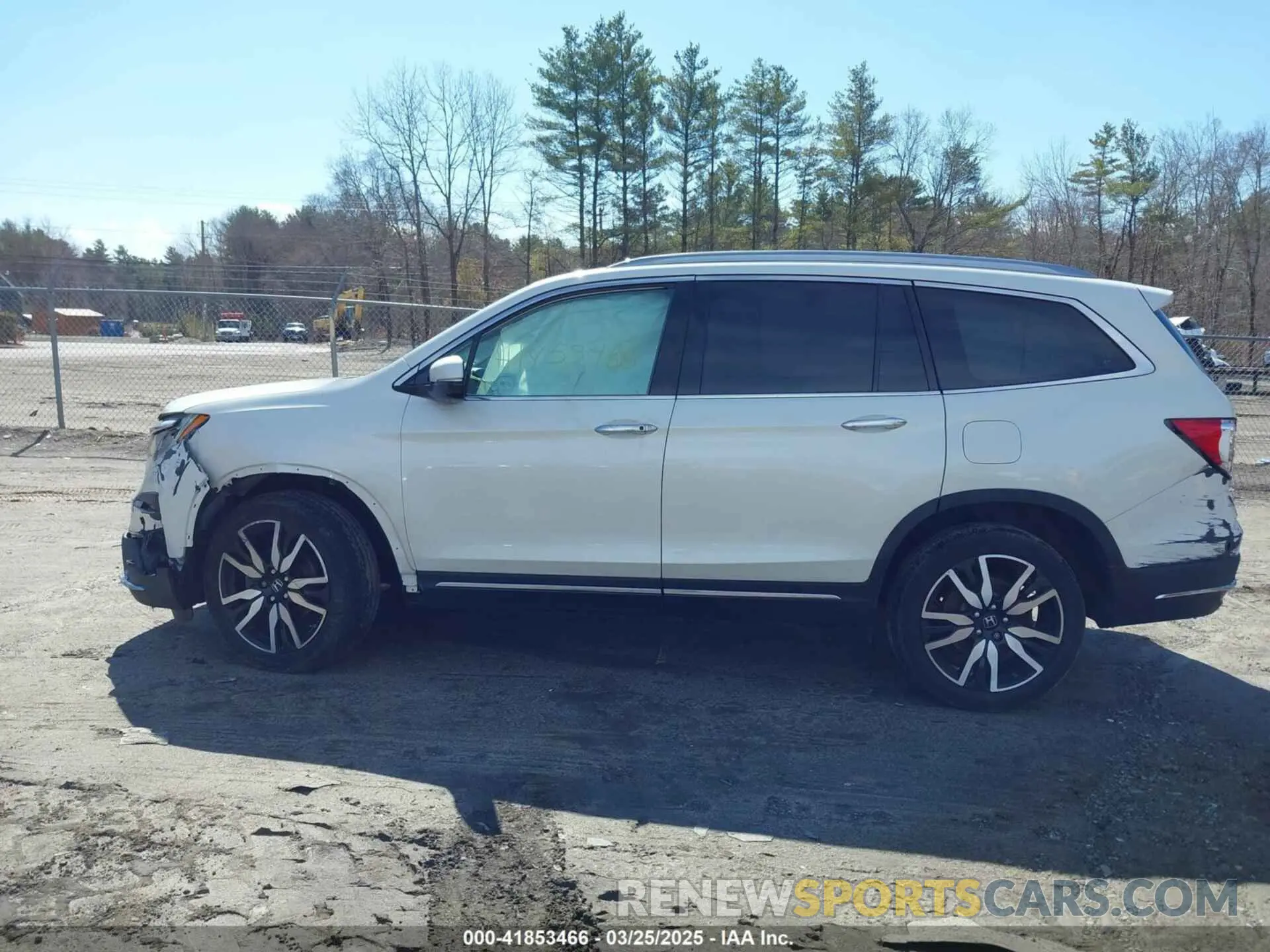 14 Photograph of a damaged car 5FNYF6H61KB007332 HONDA PILOT 2019