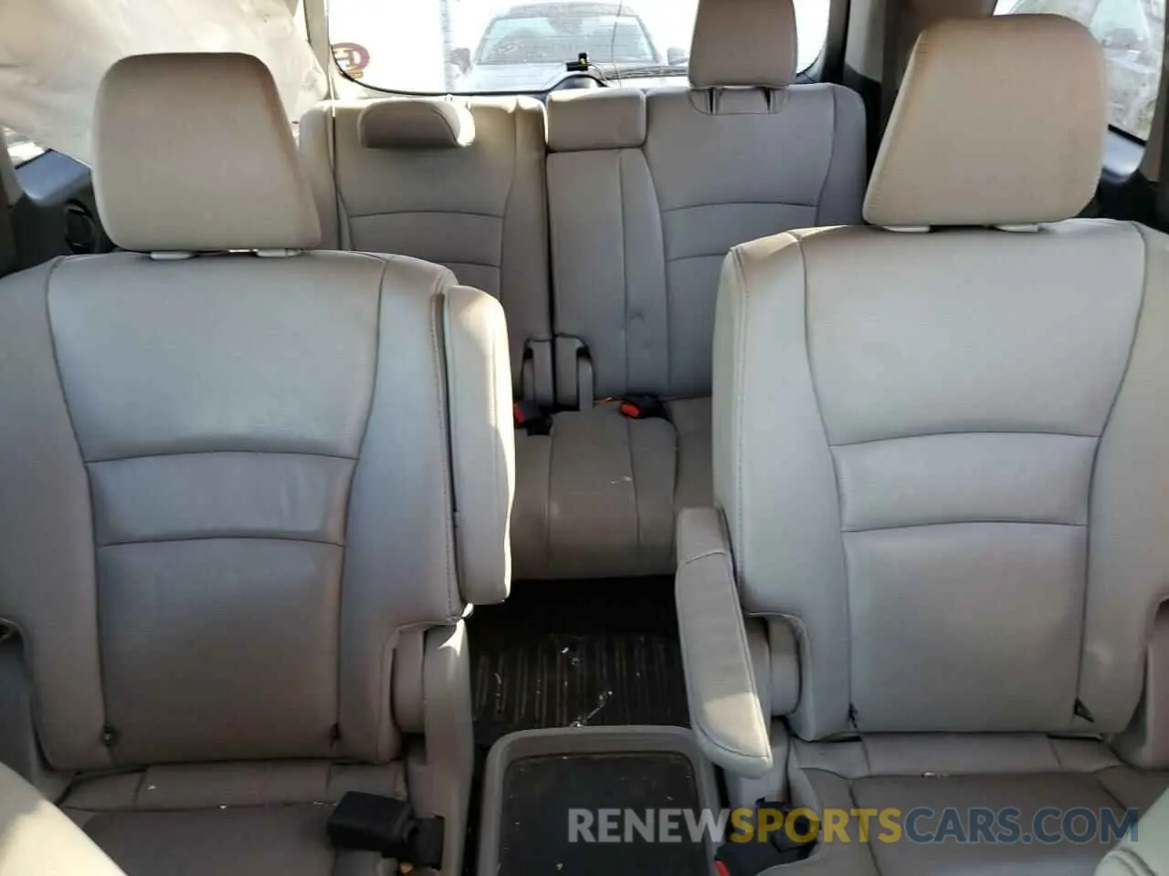 10 Photograph of a damaged car 5FNYF6H62KB005413 HONDA PILOT 2019