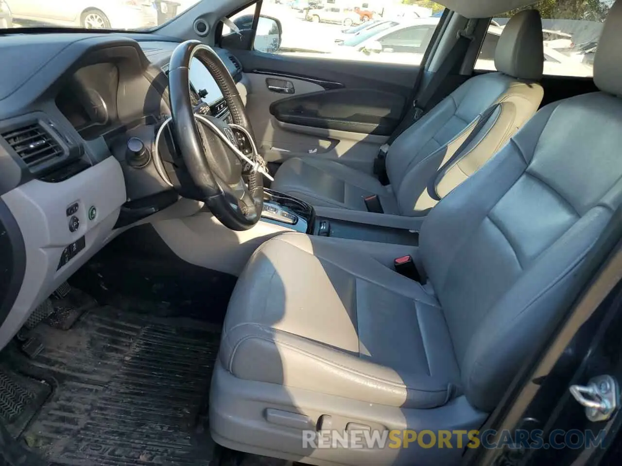 7 Photograph of a damaged car 5FNYF6H62KB005413 HONDA PILOT 2019