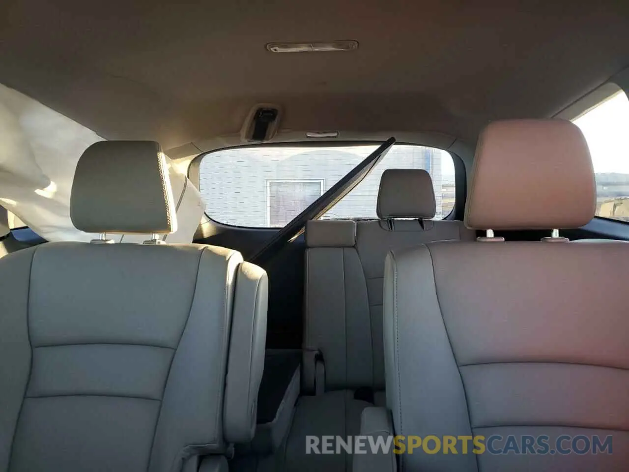 10 Photograph of a damaged car 5FNYF6H63KB019272 HONDA PILOT 2019