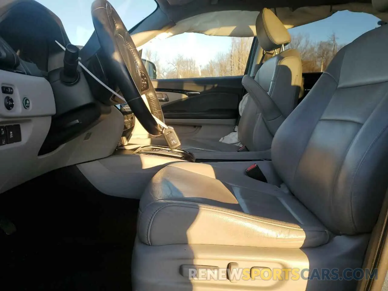 7 Photograph of a damaged car 5FNYF6H63KB019272 HONDA PILOT 2019