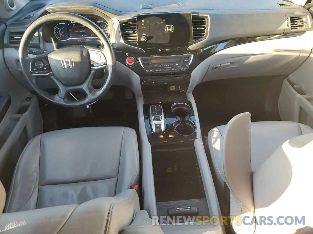 8 Photograph of a damaged car 5FNYF6H63KB019272 HONDA PILOT 2019