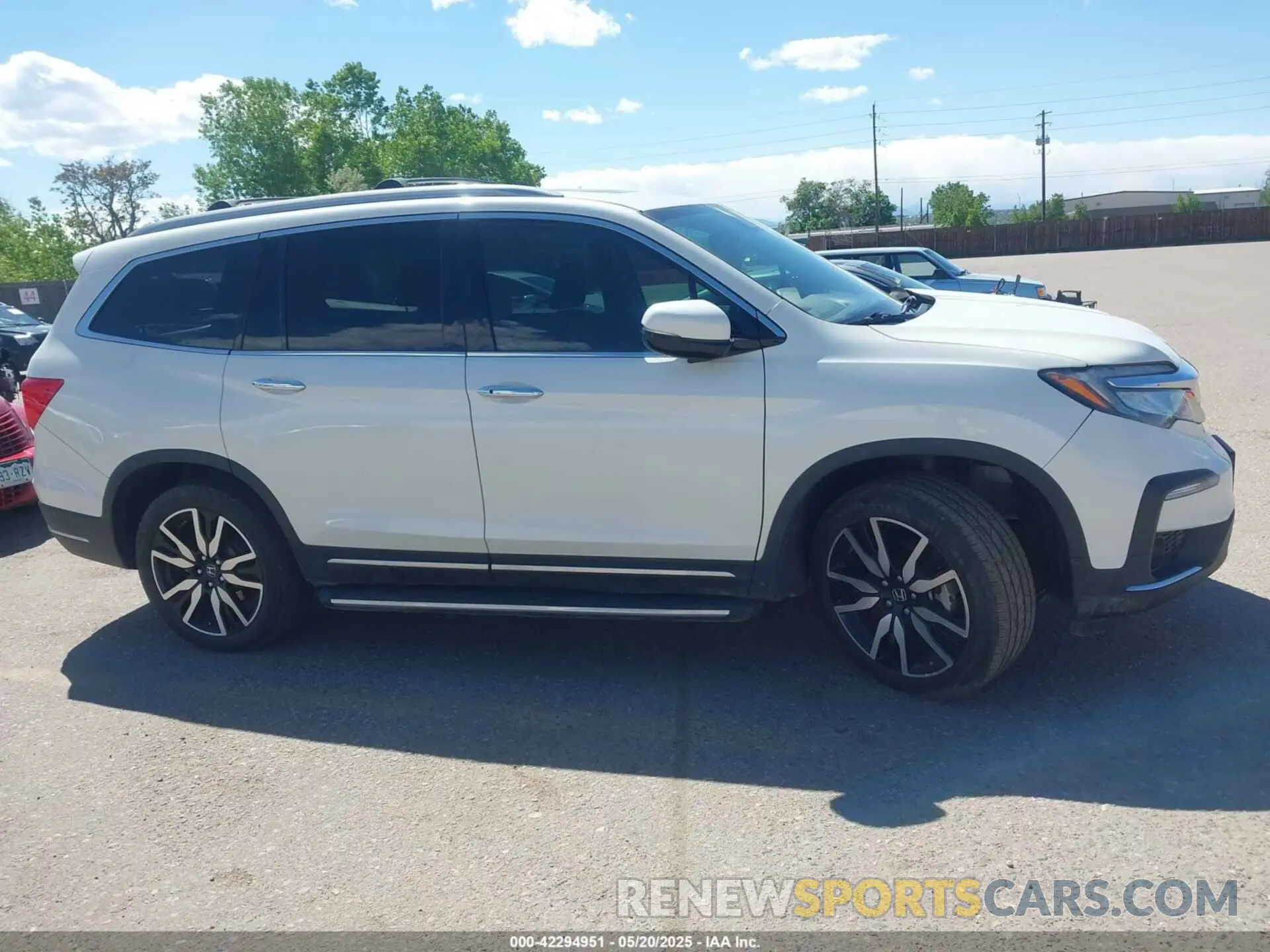 13 Photograph of a damaged car 5FNYF6H63KB046486 HONDA PILOT 2019