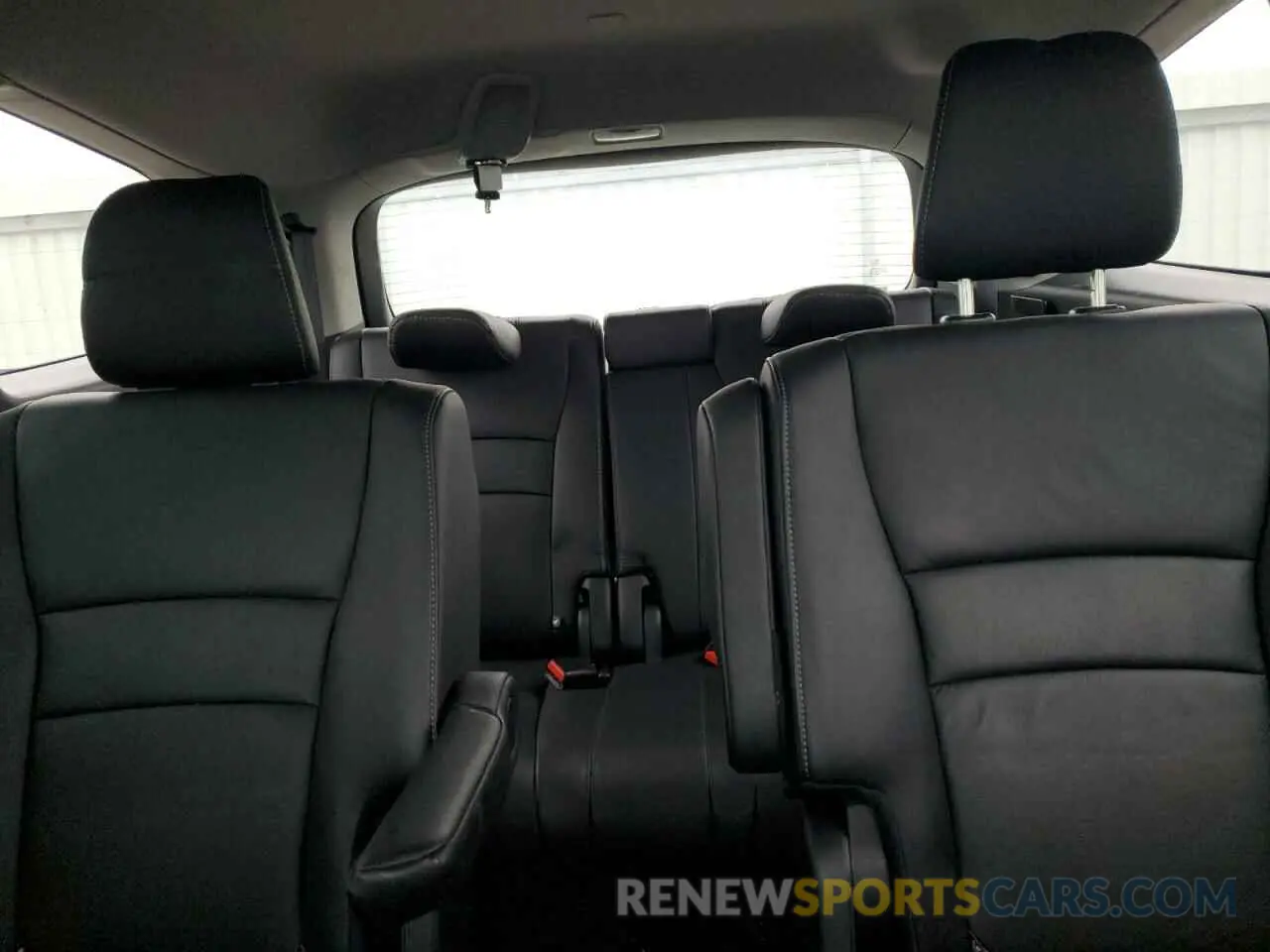 10 Photograph of a damaged car 5FNYF6H64KB033424 HONDA PILOT 2019