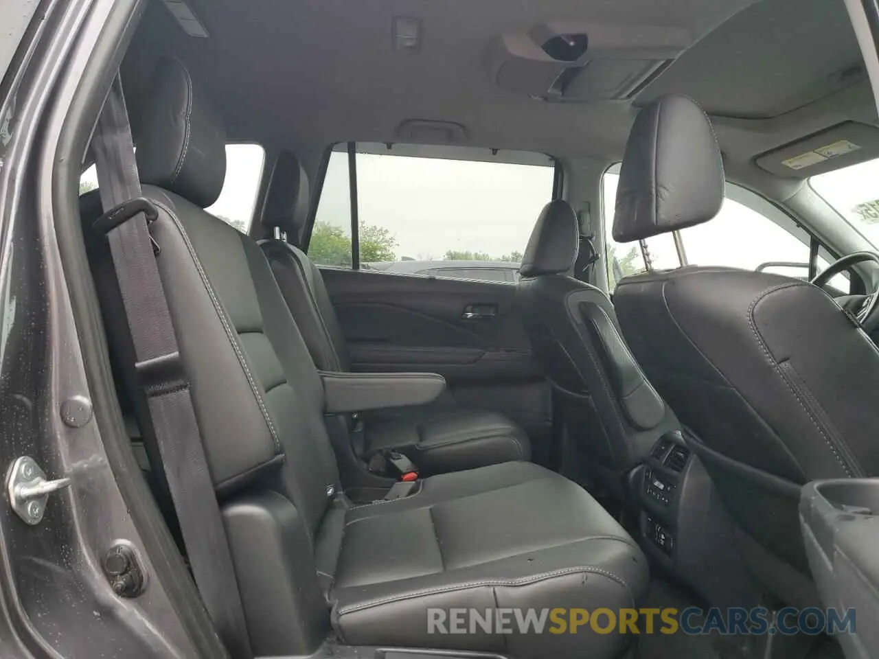 11 Photograph of a damaged car 5FNYF6H64KB033424 HONDA PILOT 2019