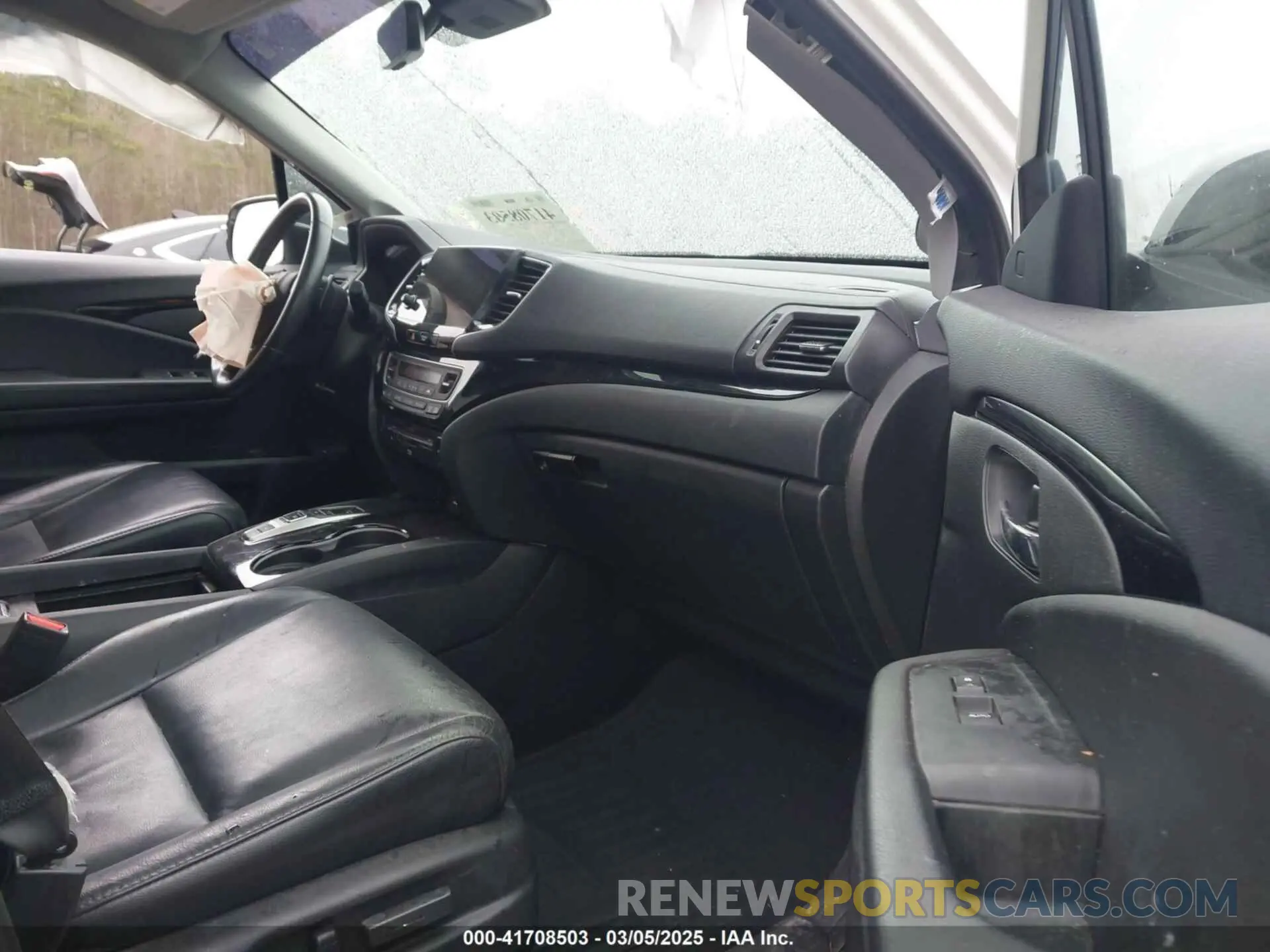 5 Photograph of a damaged car 5FNYF6H65KB035053 HONDA PILOT 2019
