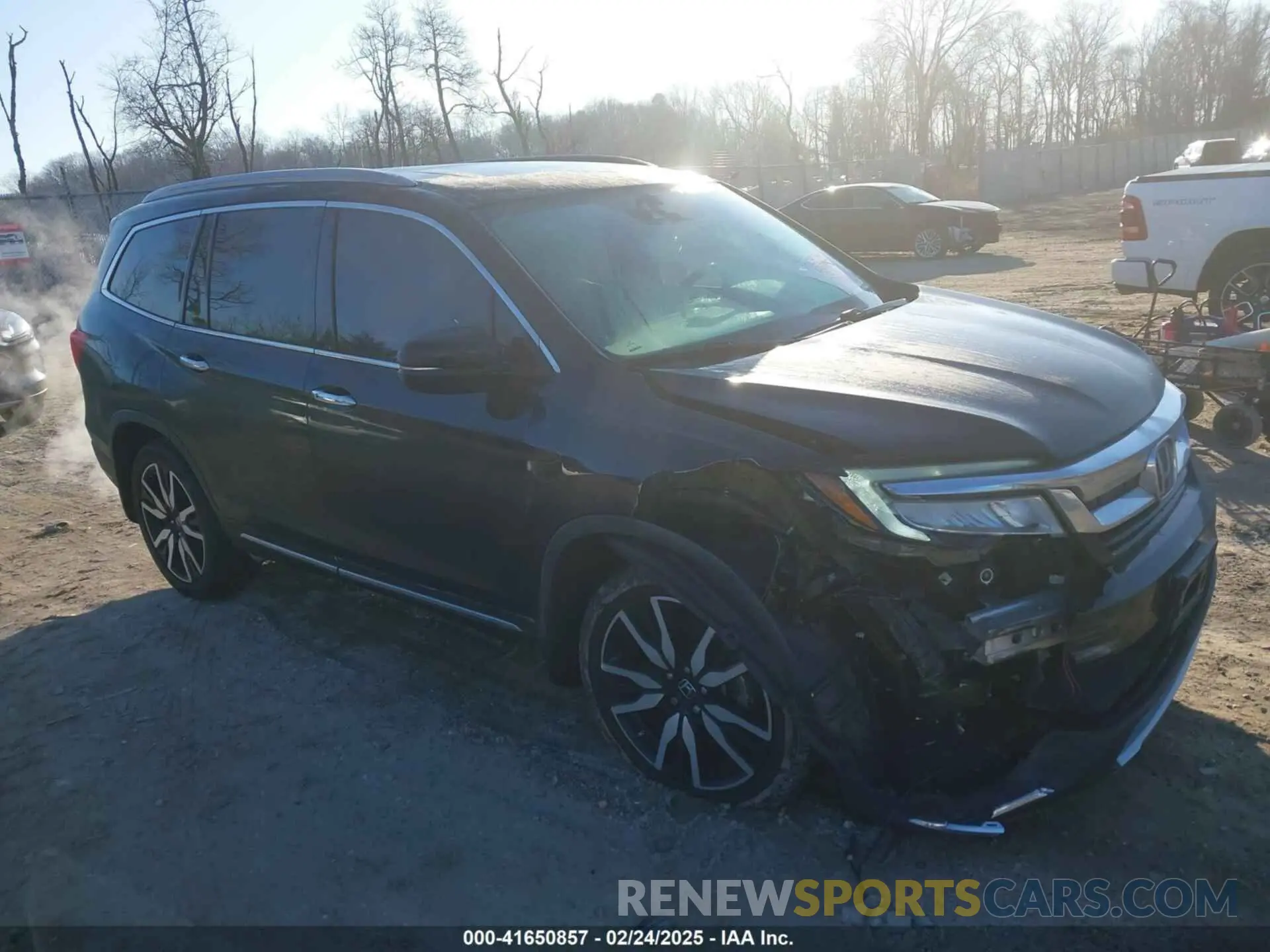 1 Photograph of a damaged car 5FNYF6H65KB061796 HONDA PILOT 2019
