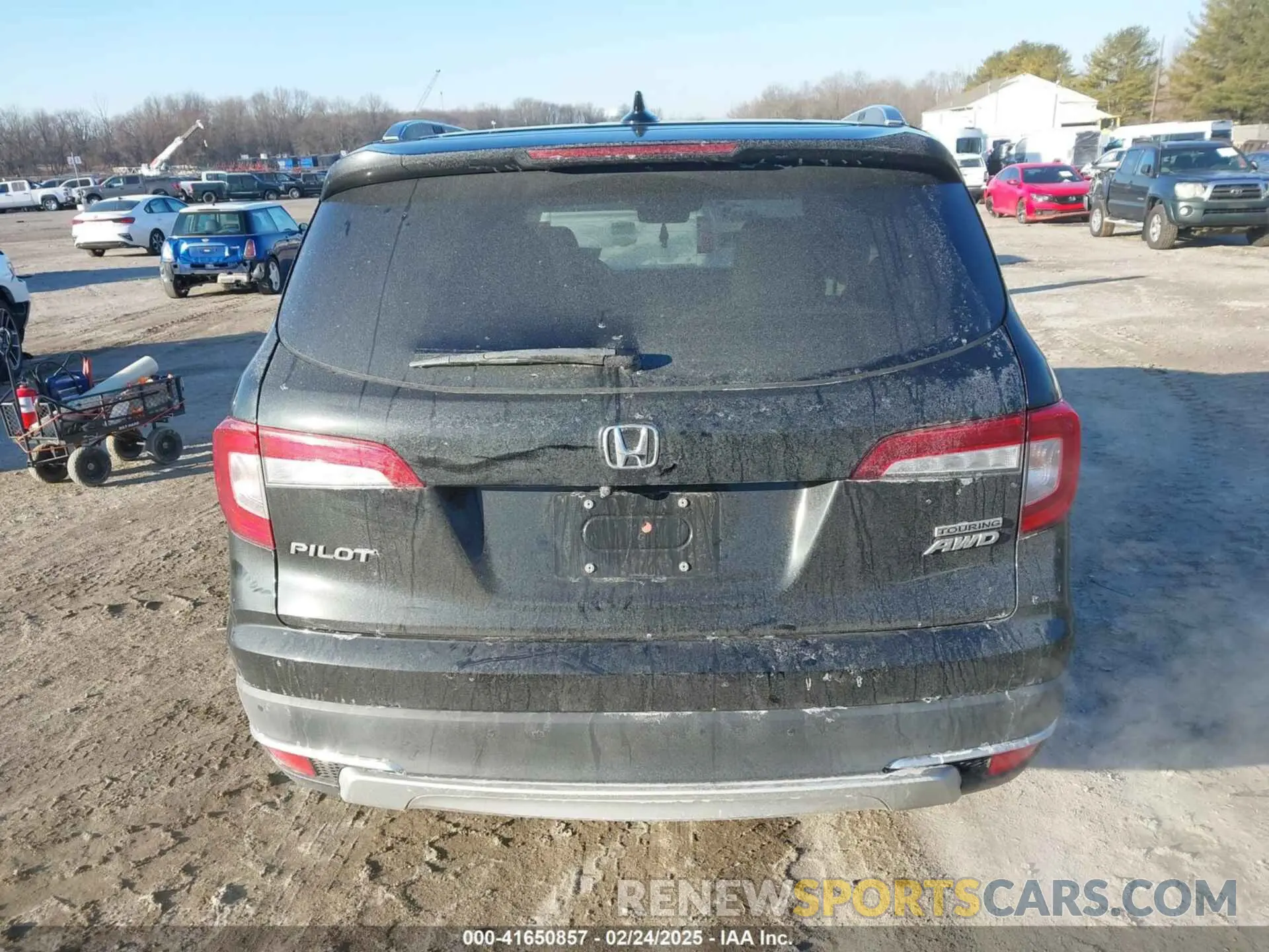 16 Photograph of a damaged car 5FNYF6H65KB061796 HONDA PILOT 2019
