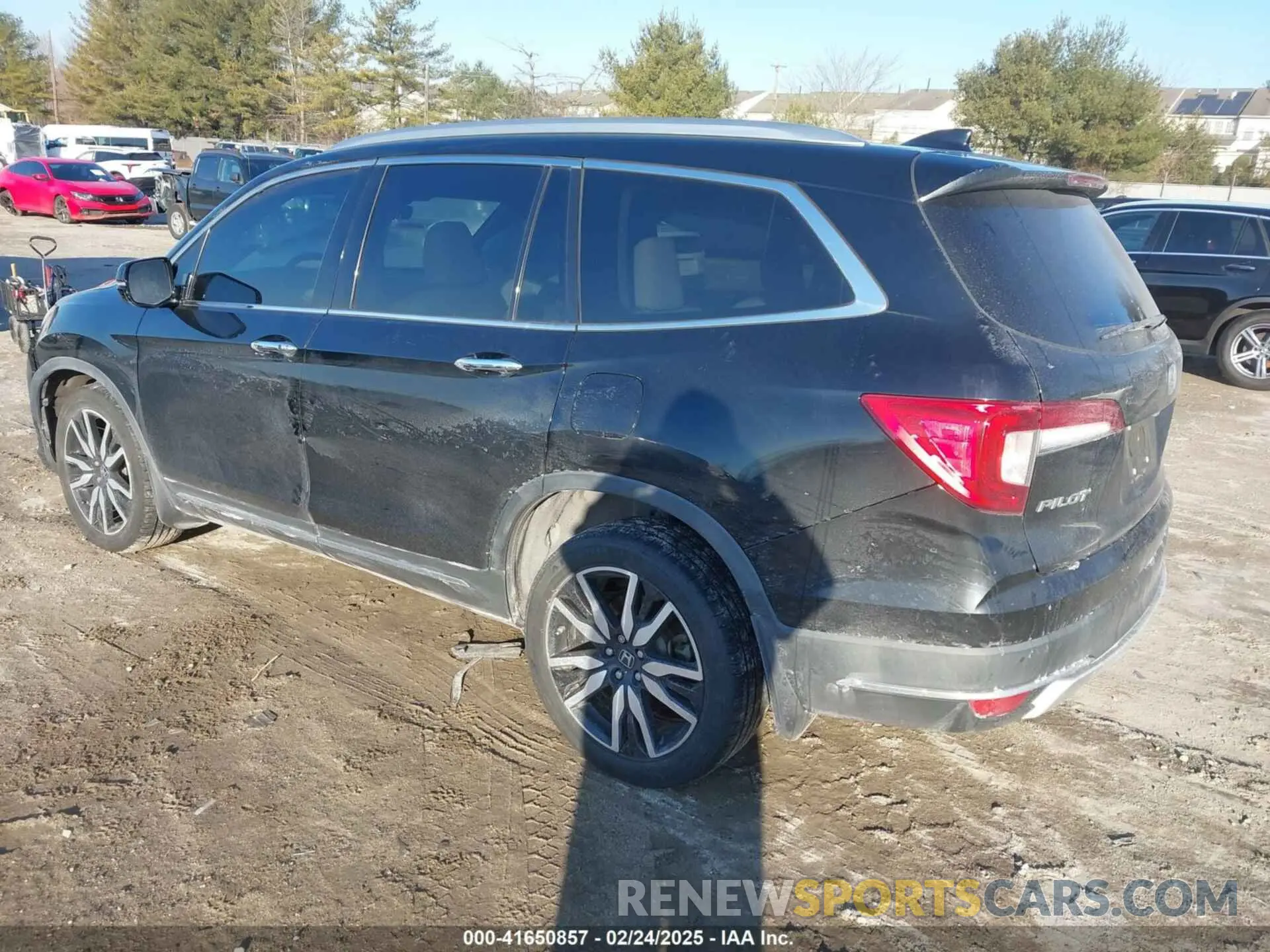 3 Photograph of a damaged car 5FNYF6H65KB061796 HONDA PILOT 2019