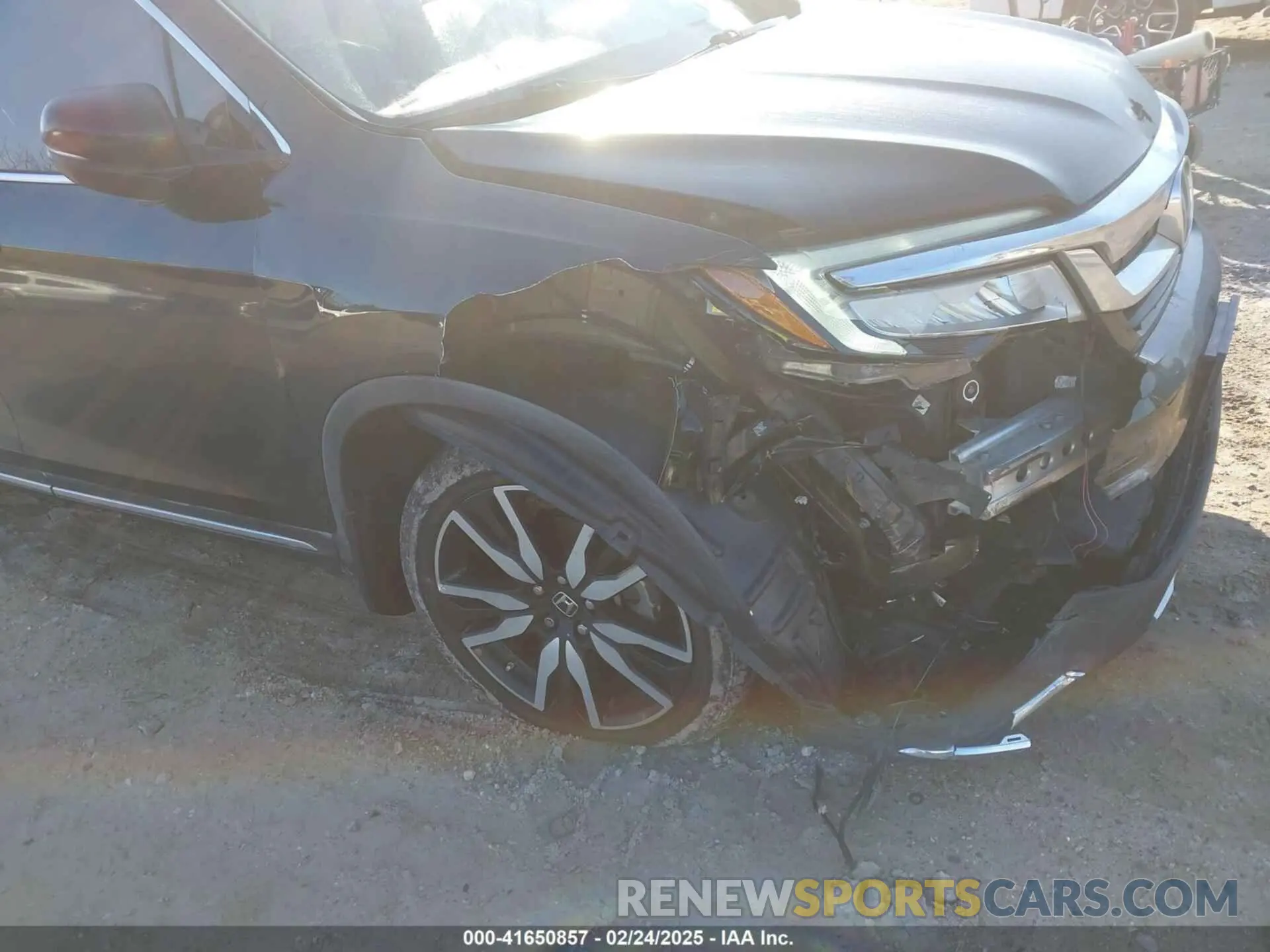 6 Photograph of a damaged car 5FNYF6H65KB061796 HONDA PILOT 2019