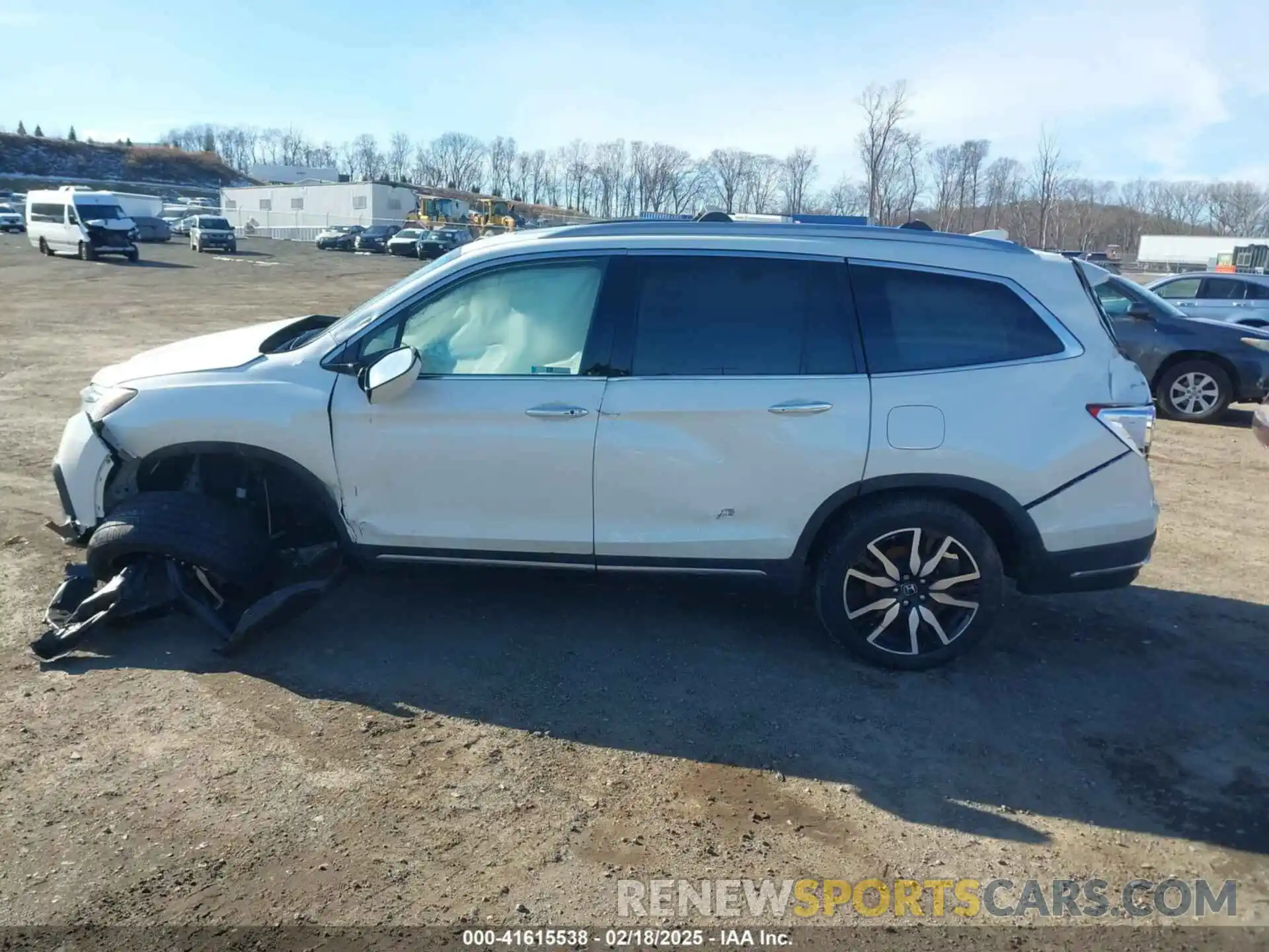 14 Photograph of a damaged car 5FNYF6H66KB073553 HONDA PILOT 2019