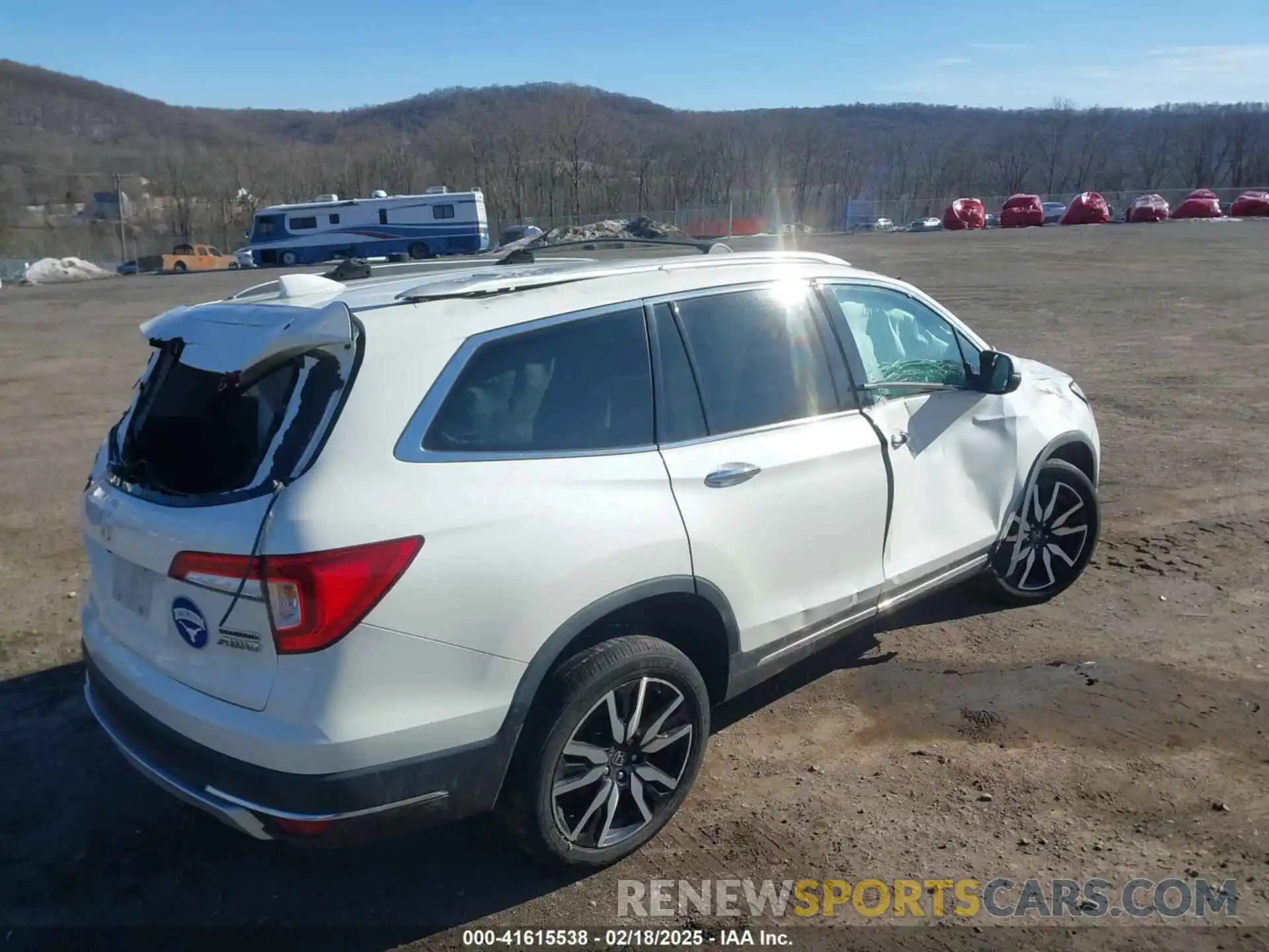 6 Photograph of a damaged car 5FNYF6H66KB073553 HONDA PILOT 2019