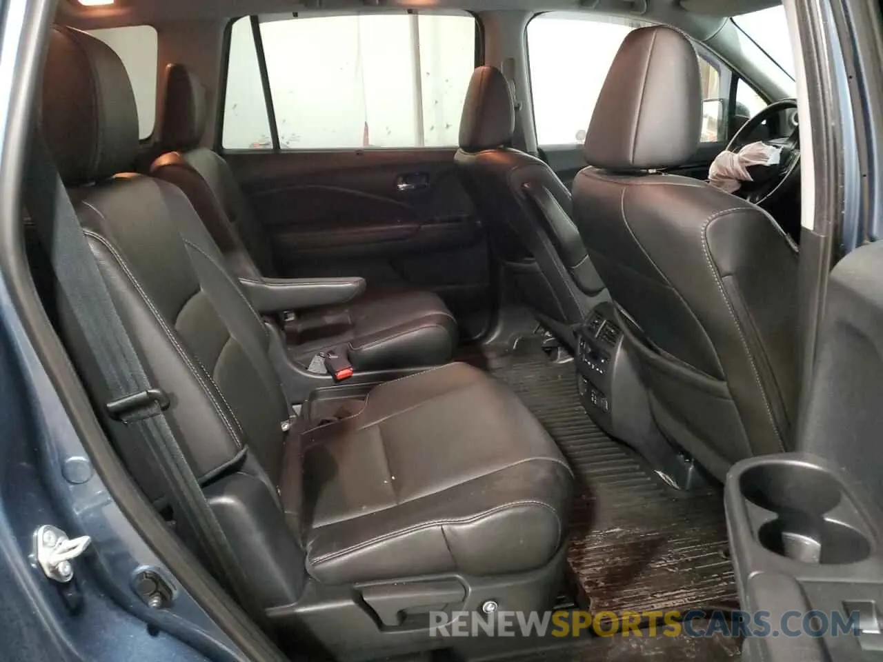11 Photograph of a damaged car 5FNYF6H68KB502501 HONDA PILOT 2019
