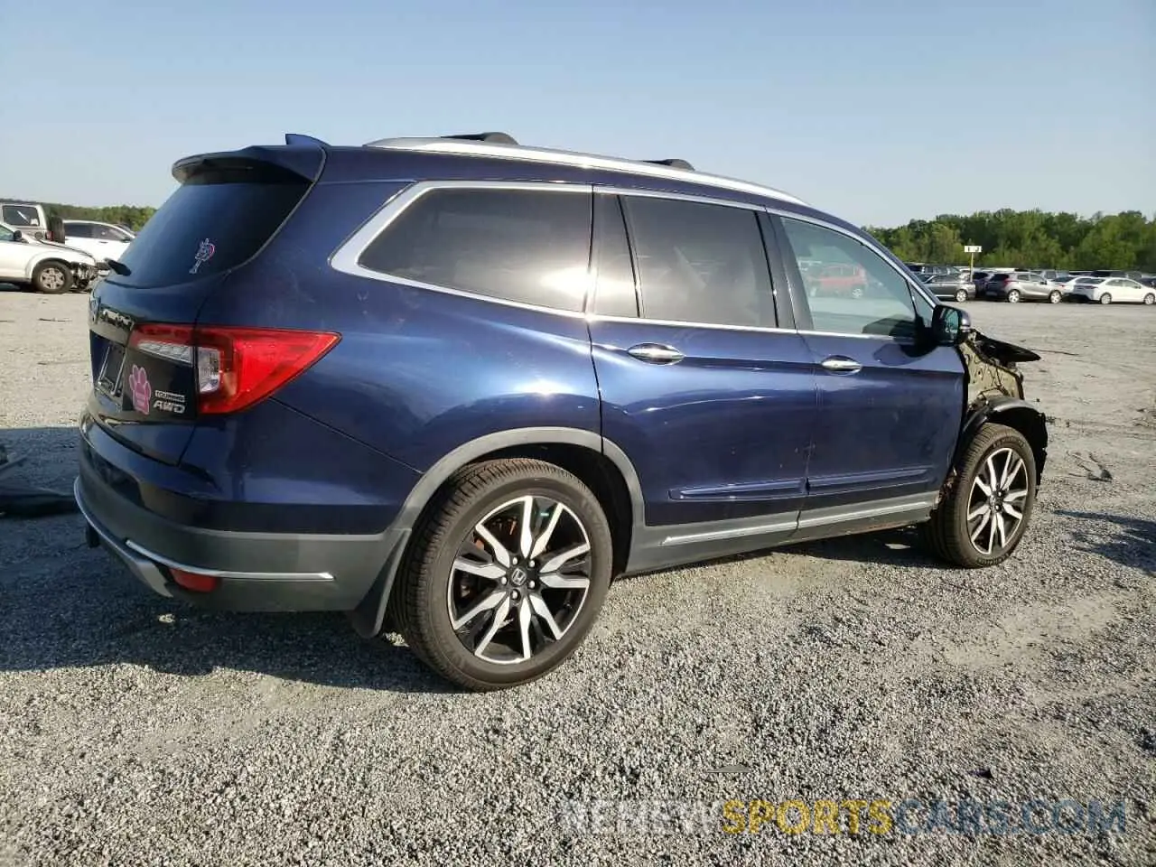 3 Photograph of a damaged car 5FNYF6H90KB000303 HONDA PILOT 2019