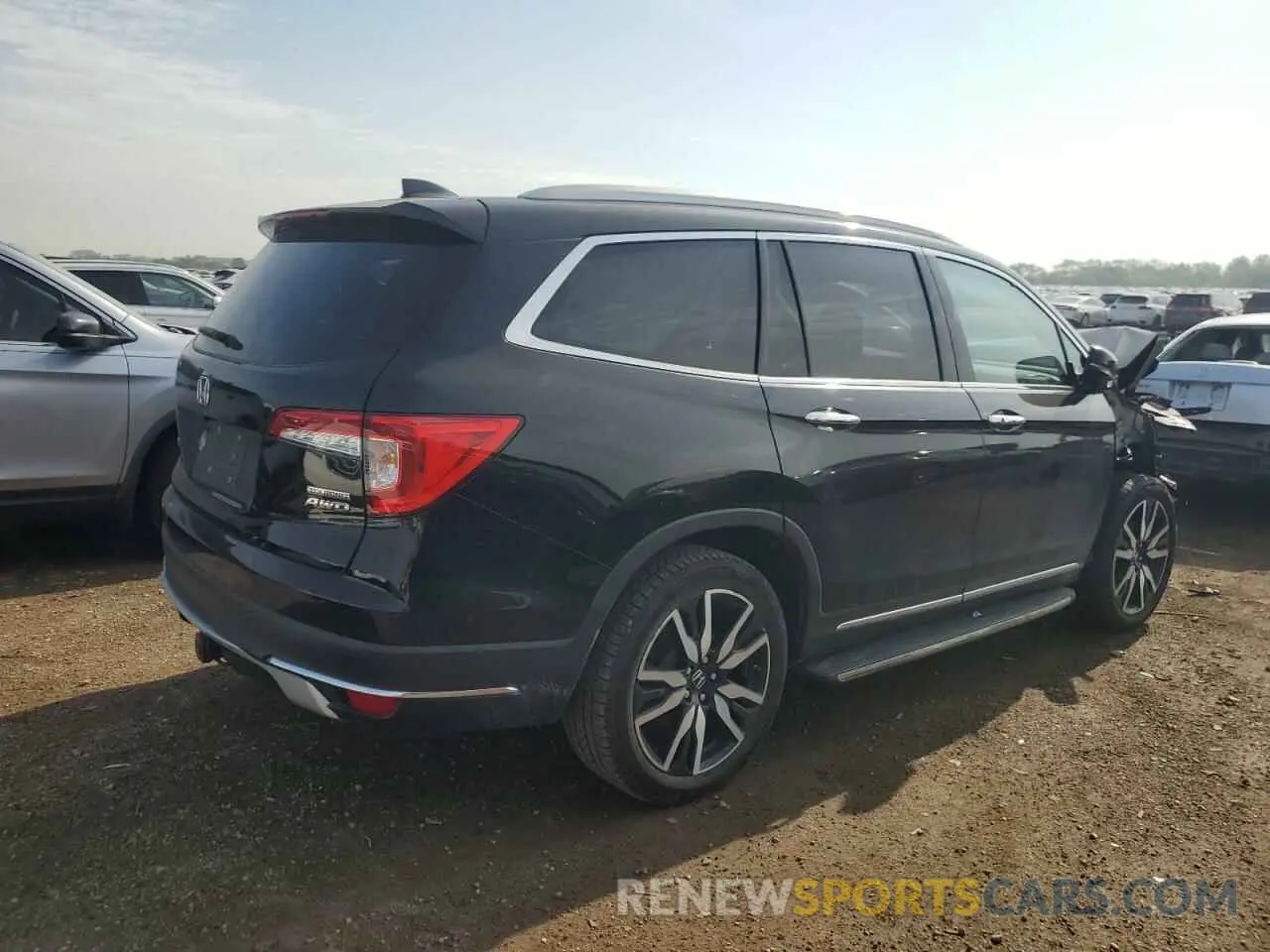 3 Photograph of a damaged car 5FNYF6H91KB005381 HONDA PILOT 2019