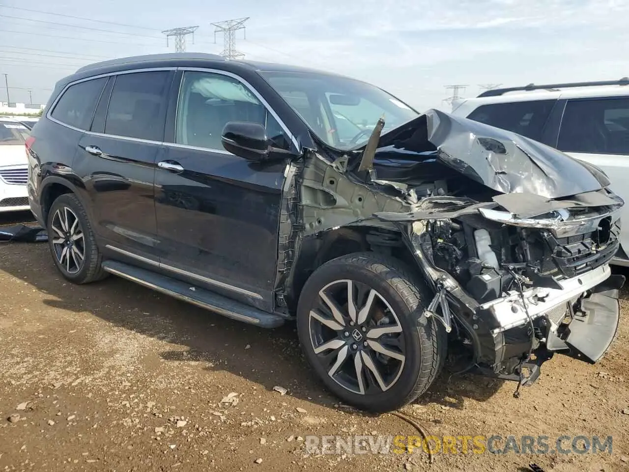 4 Photograph of a damaged car 5FNYF6H91KB005381 HONDA PILOT 2019