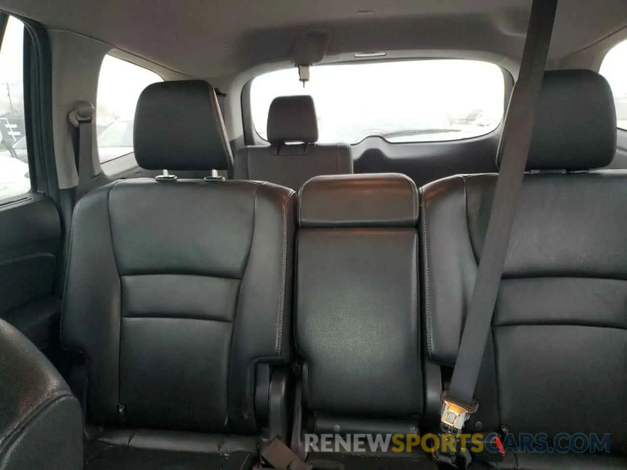 10 Photograph of a damaged car 5FNYF6H91KB053494 HONDA PILOT 2019