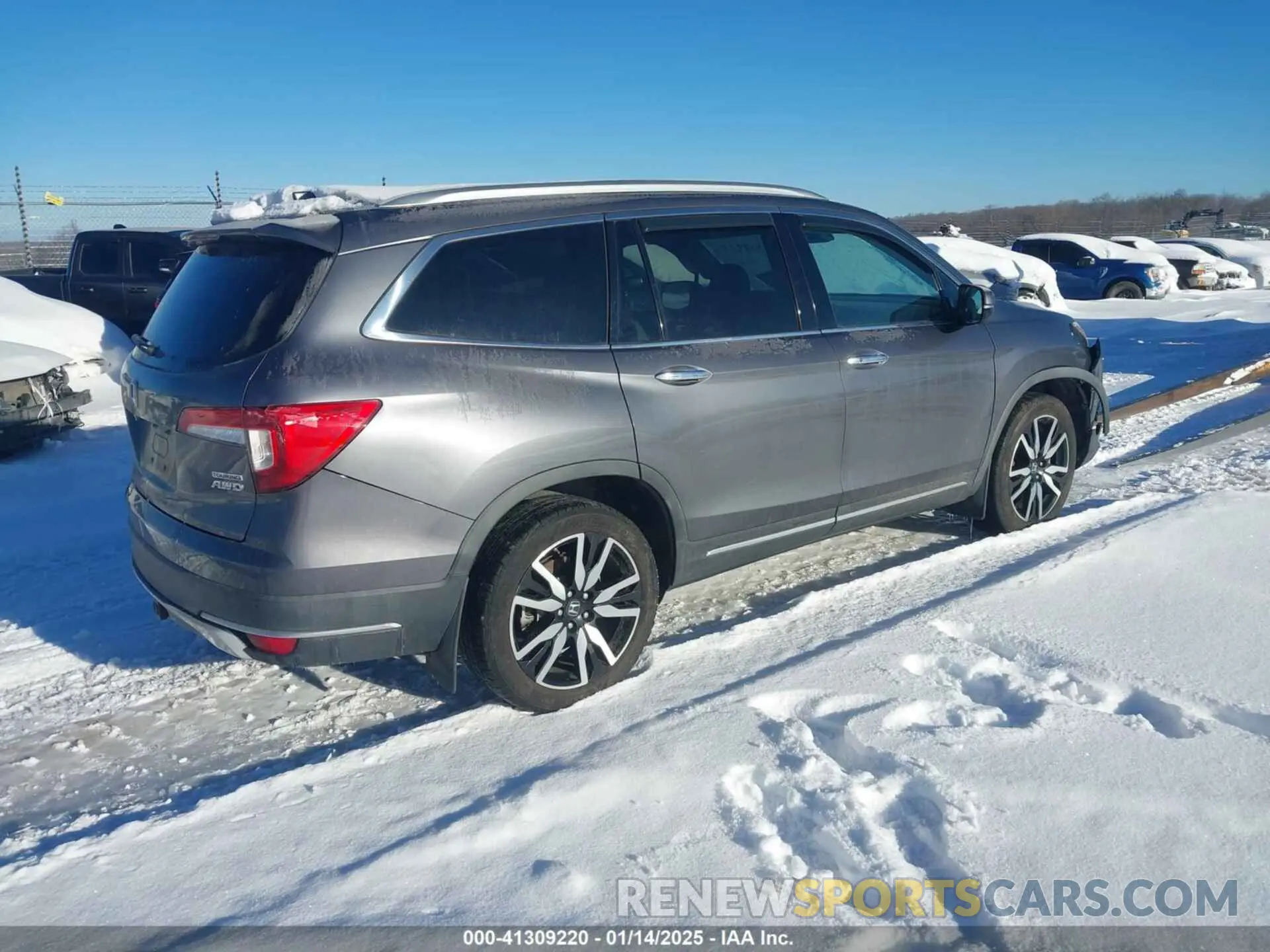 4 Photograph of a damaged car 5FNYF6H91KB094224 HONDA PILOT 2019