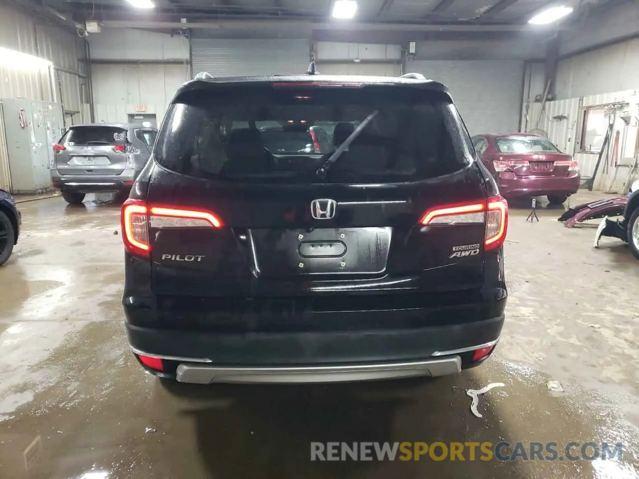 6 Photograph of a damaged car 5FNYF6H92KB059420 HONDA PILOT 2019