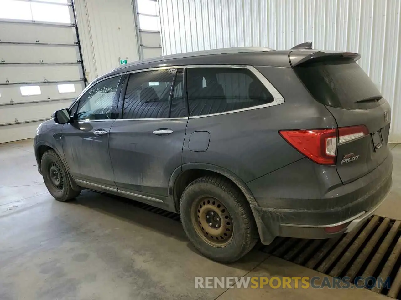 2 Photograph of a damaged car 5FNYF6H93KB502528 HONDA PILOT 2019