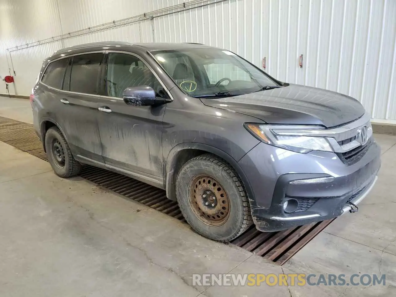 4 Photograph of a damaged car 5FNYF6H93KB502528 HONDA PILOT 2019