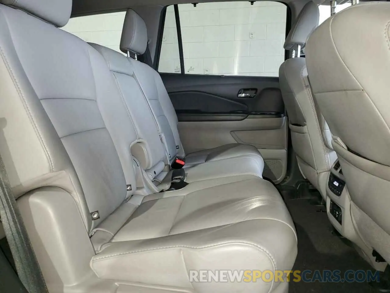 11 Photograph of a damaged car 5FNYF6H94KB055109 HONDA PILOT 2019