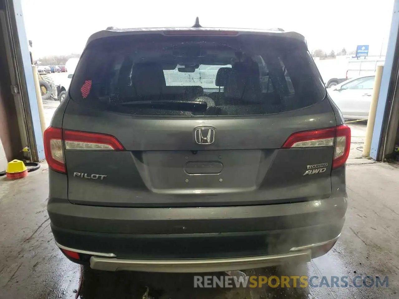 6 Photograph of a damaged car 5FNYF6H94KB055109 HONDA PILOT 2019