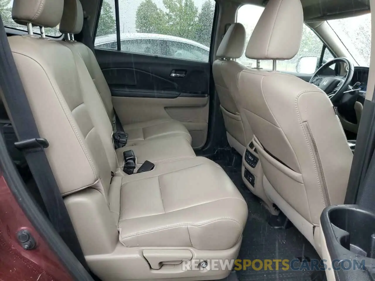 11 Photograph of a damaged car 5FNYF6H94KB056213 HONDA PILOT 2019