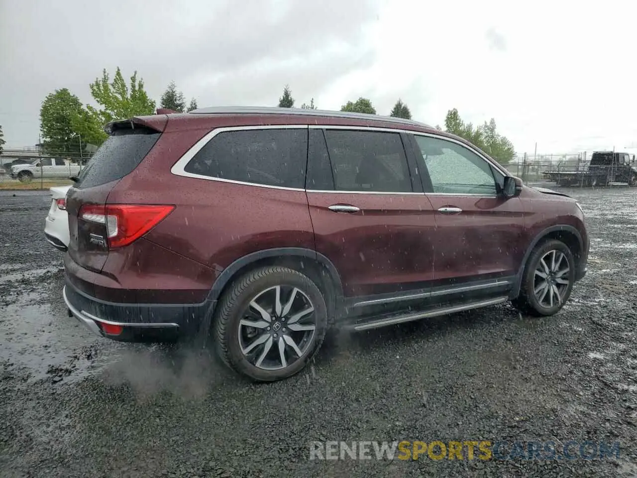3 Photograph of a damaged car 5FNYF6H94KB056213 HONDA PILOT 2019